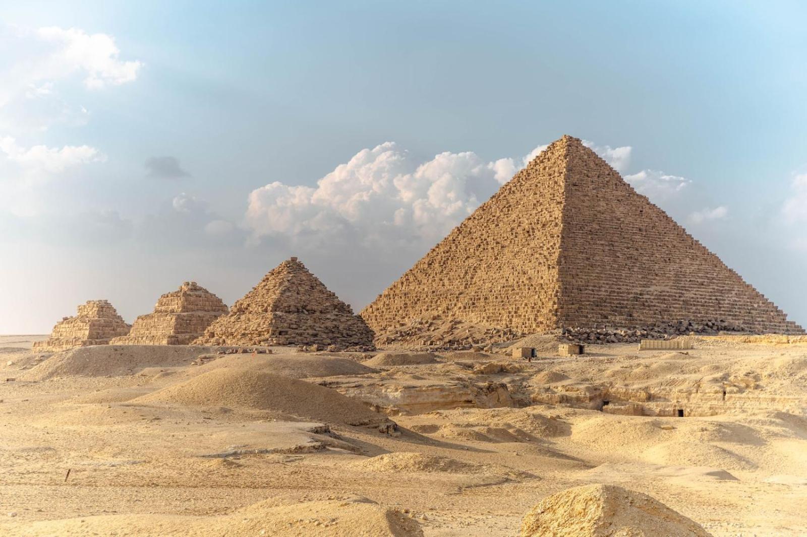 Explore Stars Pyramids View Kafrat al Jabal Exterior photo